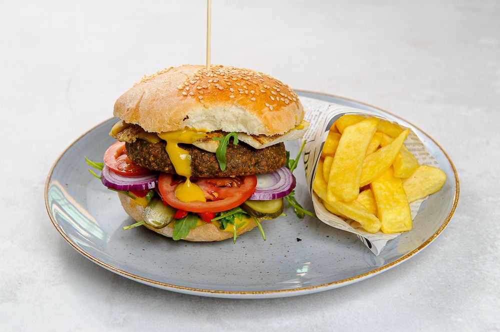 Burger Falafel - dobre jedzenie w Krakowie - restauracja wegetariańska